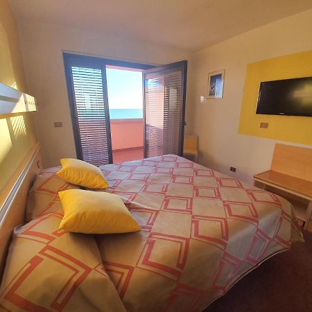 Hotel Antares กราโด ภายนอก รูปภาพ