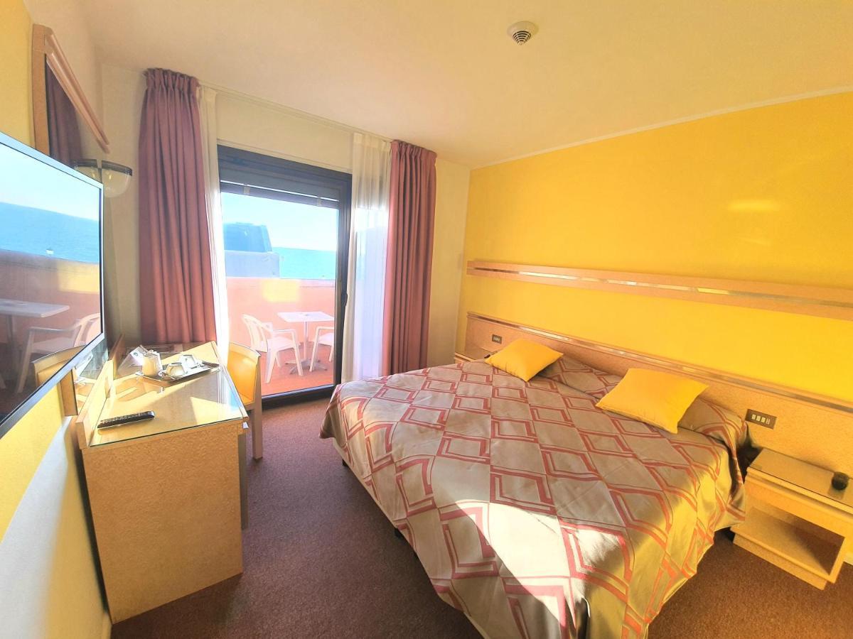 Hotel Antares กราโด ภายนอก รูปภาพ