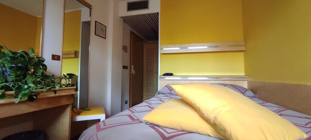 Hotel Antares กราโด ภายนอก รูปภาพ
