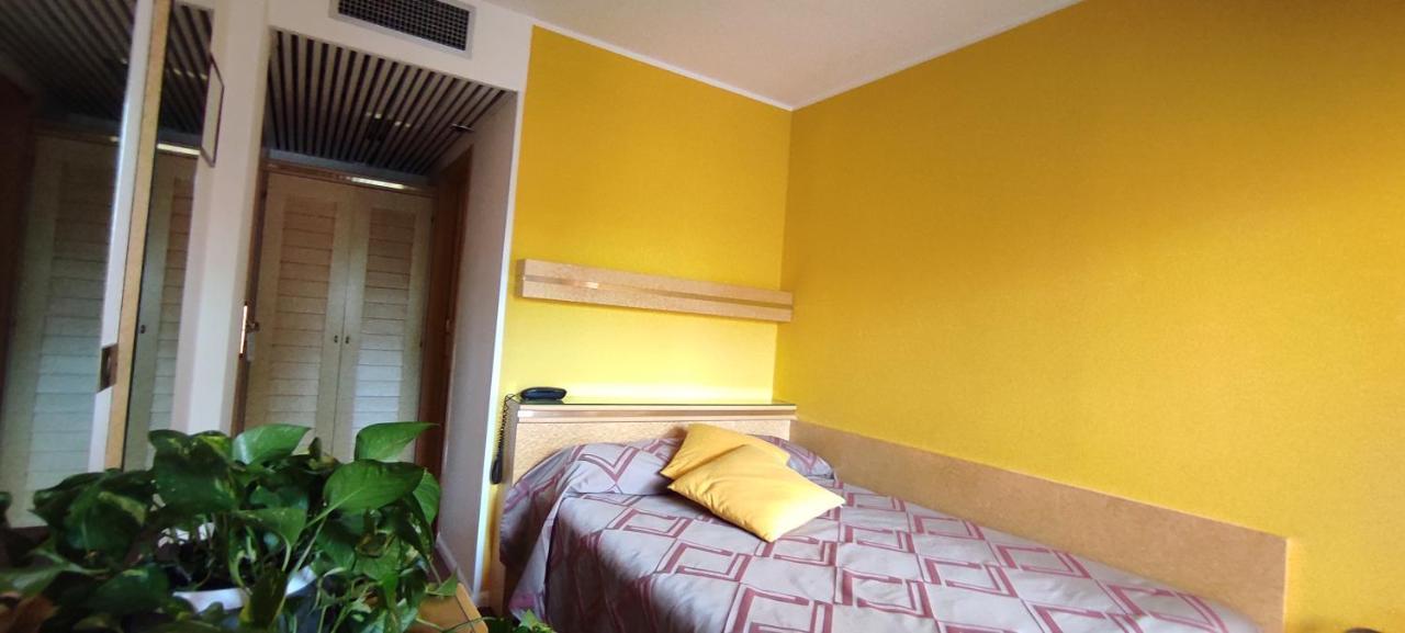 Hotel Antares กราโด ภายนอก รูปภาพ